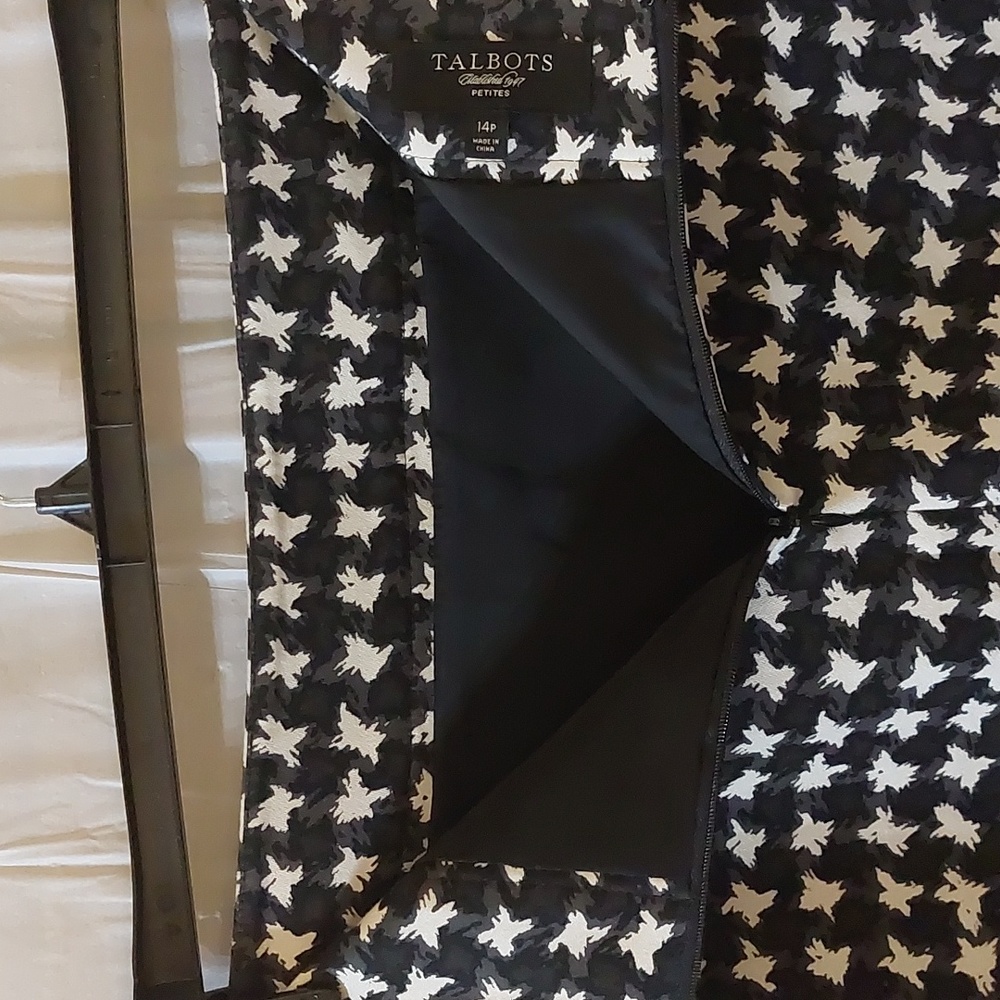 Like New! Talbots 14p Fully Lined Patterned Skirt. - image 3
